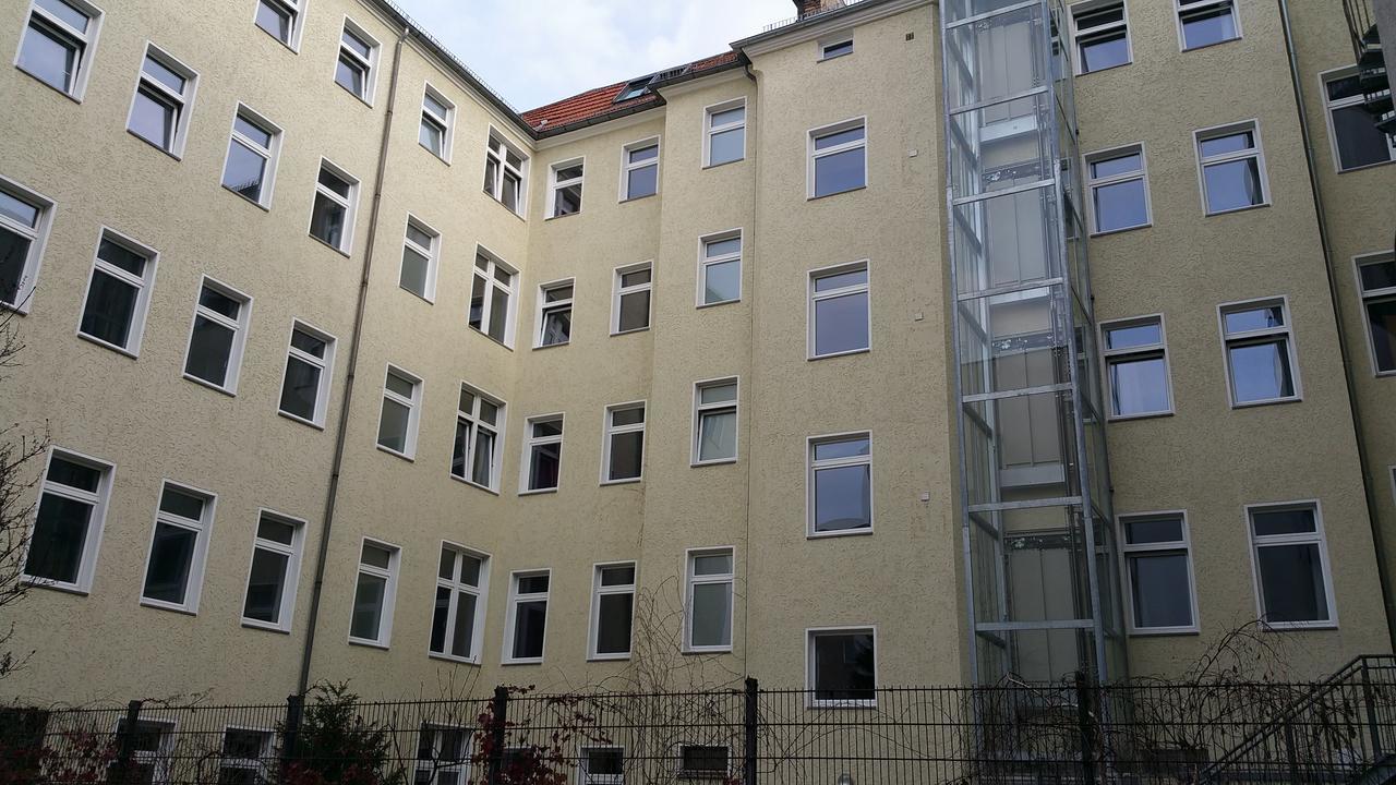 Happy Go Lucky Hotel + Hostel Schoeneberg Berlim Exterior foto
