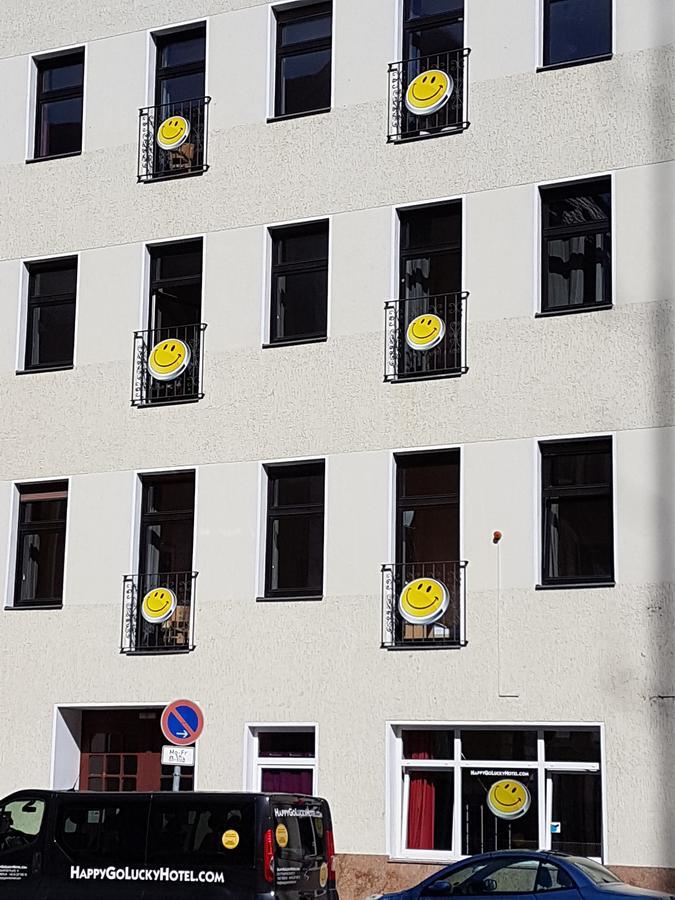 Happy Go Lucky Hotel + Hostel Schoeneberg Berlim Exterior foto