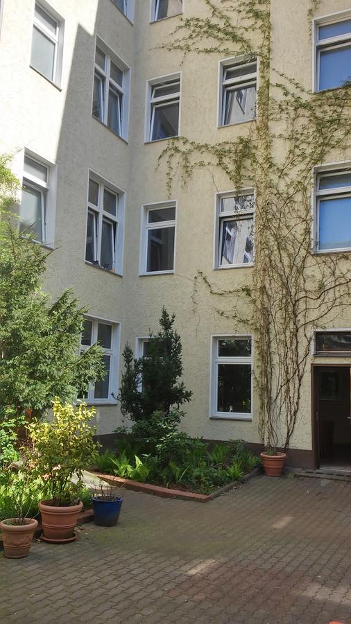 Happy Go Lucky Hotel + Hostel Schoeneberg Berlim Exterior foto