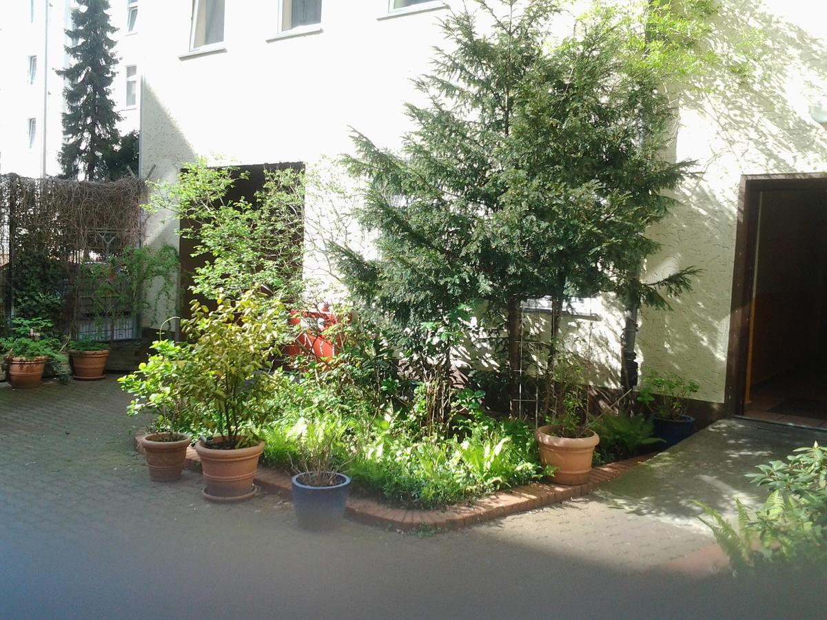 Happy Go Lucky Hotel + Hostel Schoeneberg Berlim Exterior foto